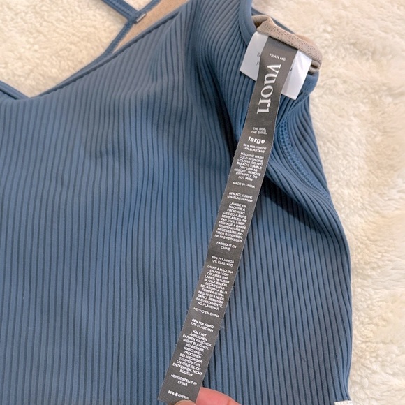 Vuori Ribbed Crop Size Large - Picture 4 of 5